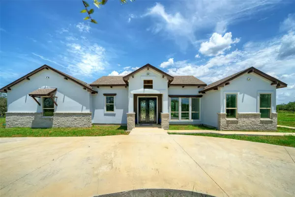 000 Patterson Ave, Flatonia, TX 78941