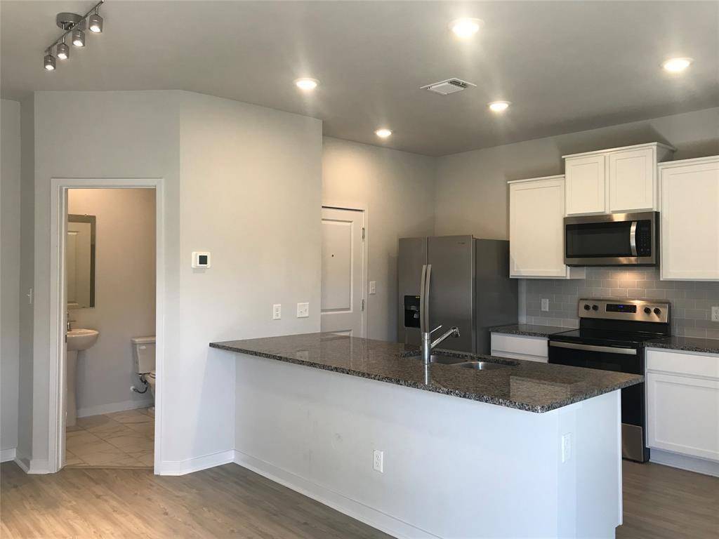 Leander, TX 78641,605 W South ST #32
