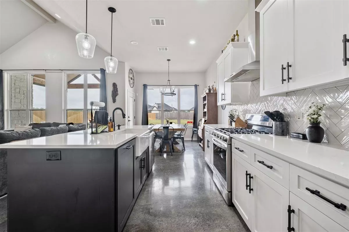 Smithville, TX 78957,105 Four B WAY