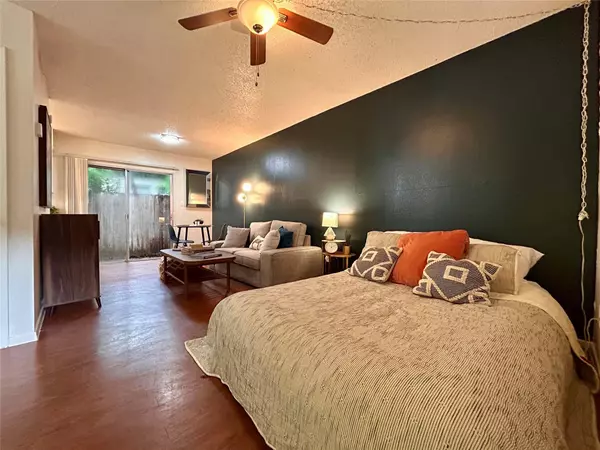 4209 Avenue B #206, Austin, TX 78751