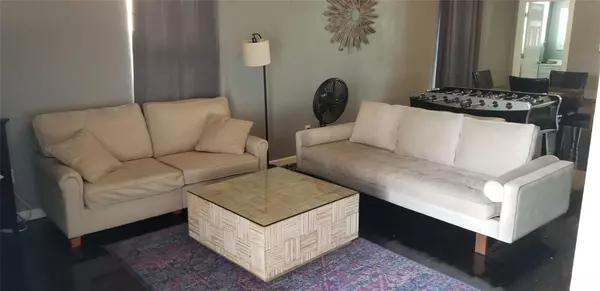 Taylor, TX 76574,407 S Main ST