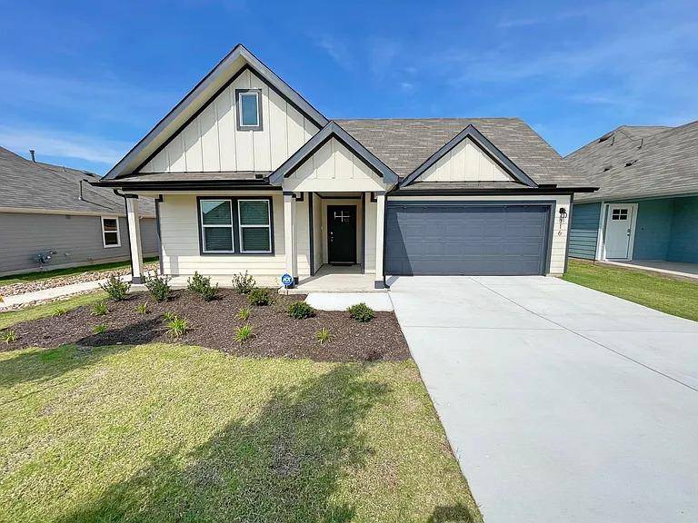 116 Sweetwater Creek LN, Hutto, TX 78634