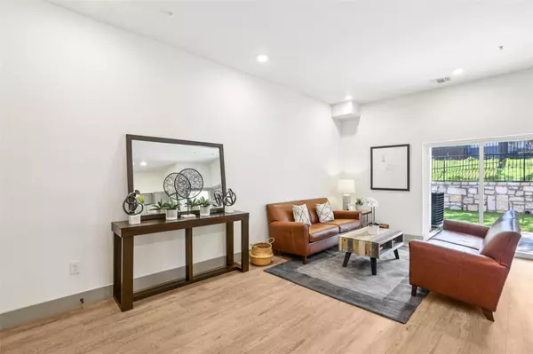 Austin, TX 78741,2450 Wickersham LN #2023