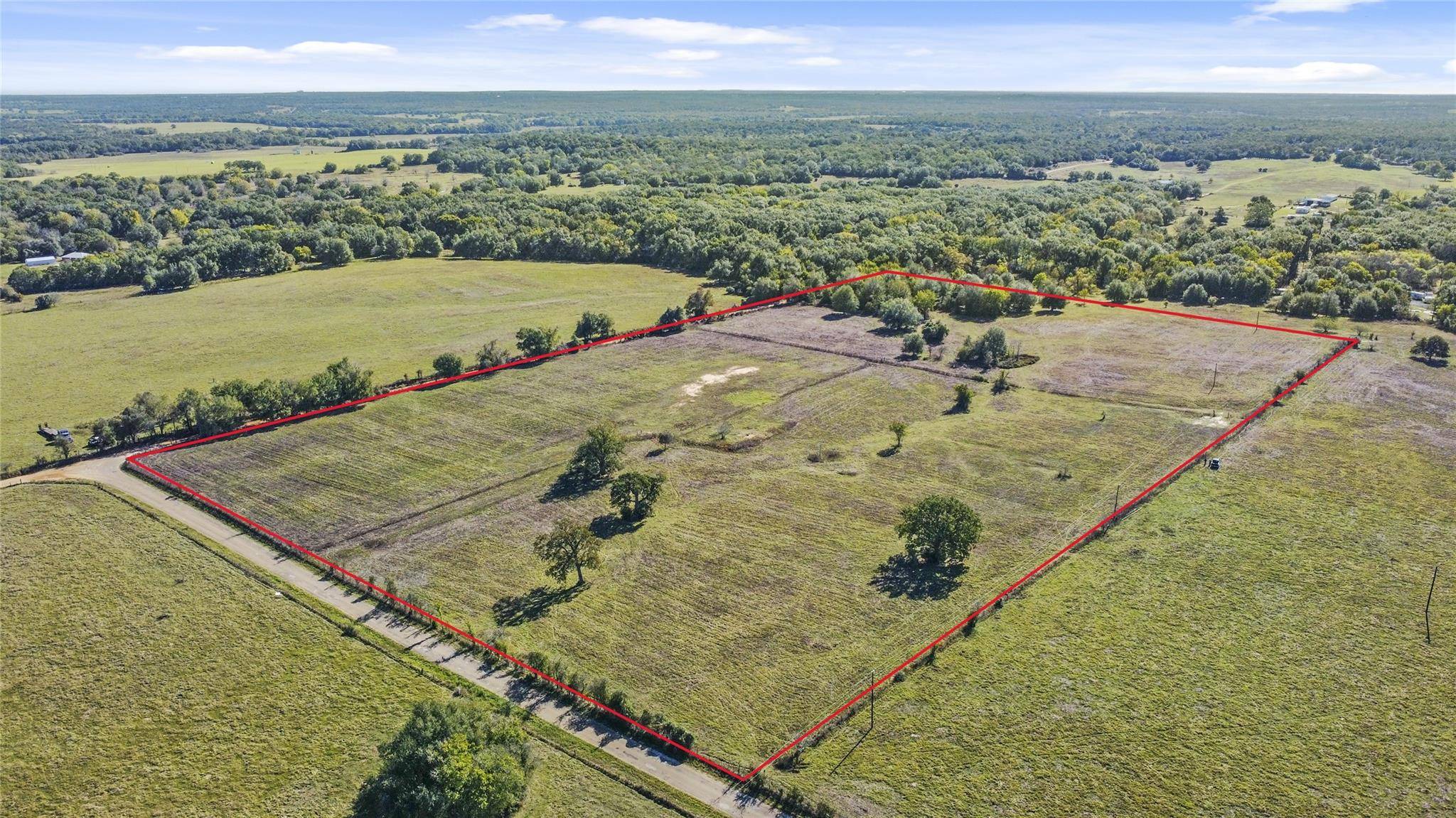2530 County Rd 412, Lexington, TX 78947