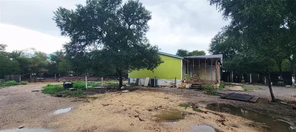 Dale, TX 78616,296 Legend Oaks DR