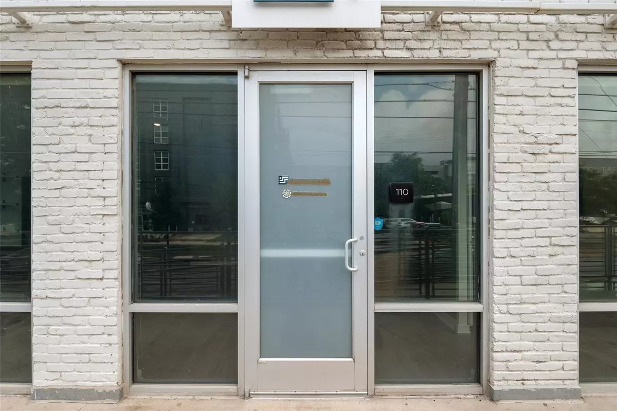 Austin, TX 78745,4361 S Congress Ave #110