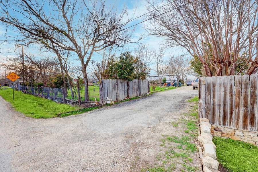 418 Dickerson RD, Kyle, TX 78640