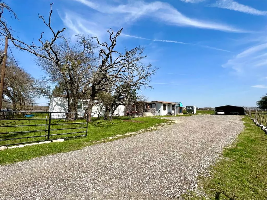 Jarrell, TX 76537,2704 County Road 305