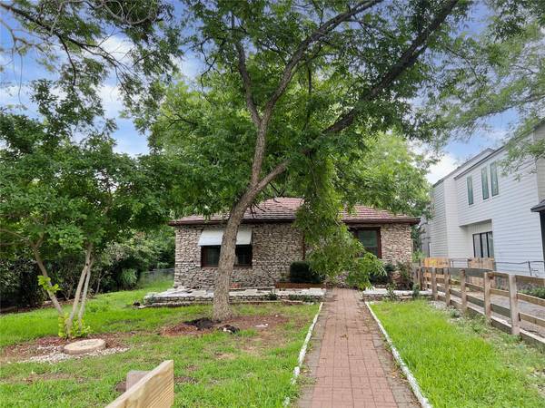 901 Redd ST,  Austin,  TX 78745