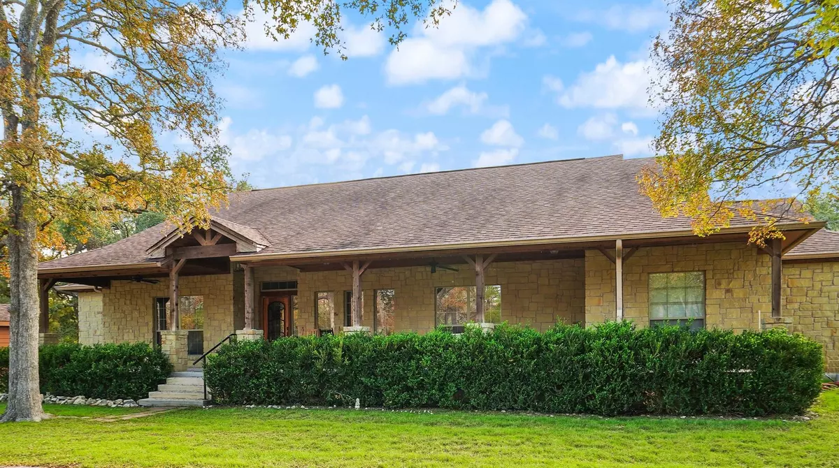 Dripping Springs, TX 78620,447 Miss Donna LN