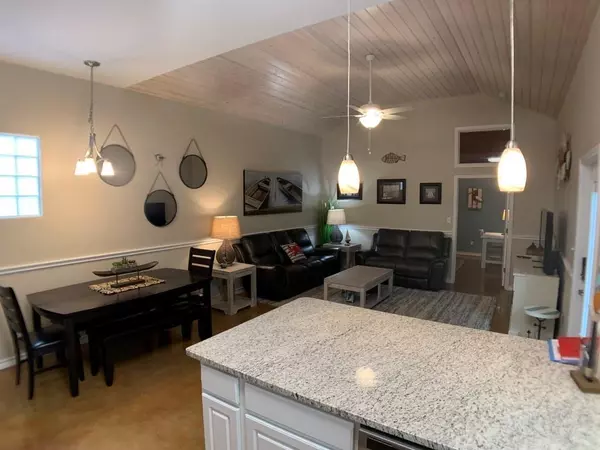 Port Aransas, TX 78373,2212 State Highway 361 #219