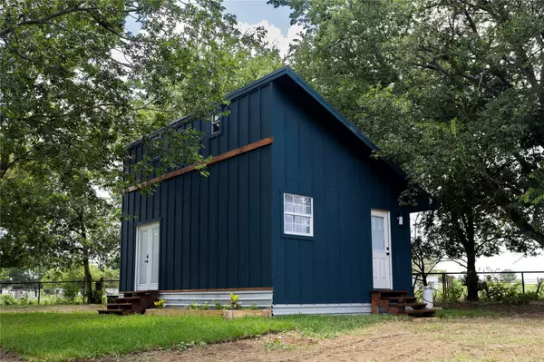 1014 Private Road 4041, Dime Box, TX 77853
