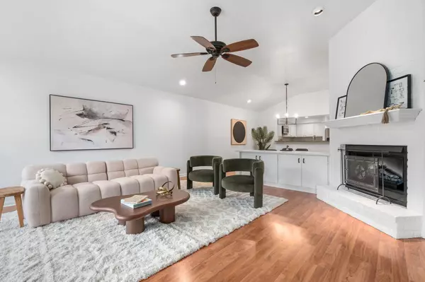 11127 Pinehurst DR #E, Austin, TX 78747