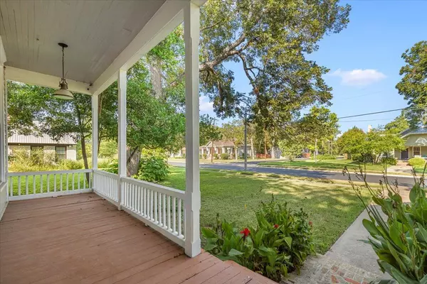Bastrop, TX 78602,1402 Pecan ST
