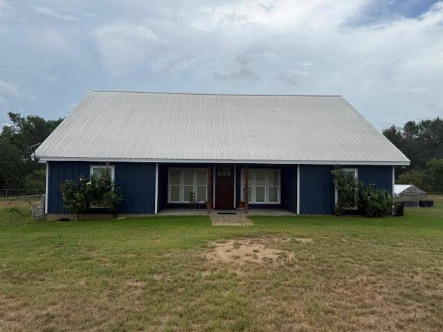 305 Goertz DR, Red Rock, TX 78662