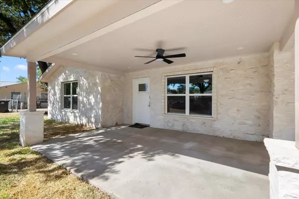 Bastrop, TX 78602,412 Oak ST