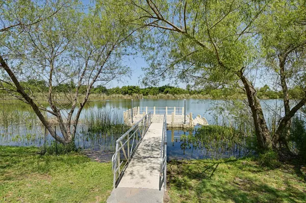 125 Saint Marys DR, Hutto, TX 78634
