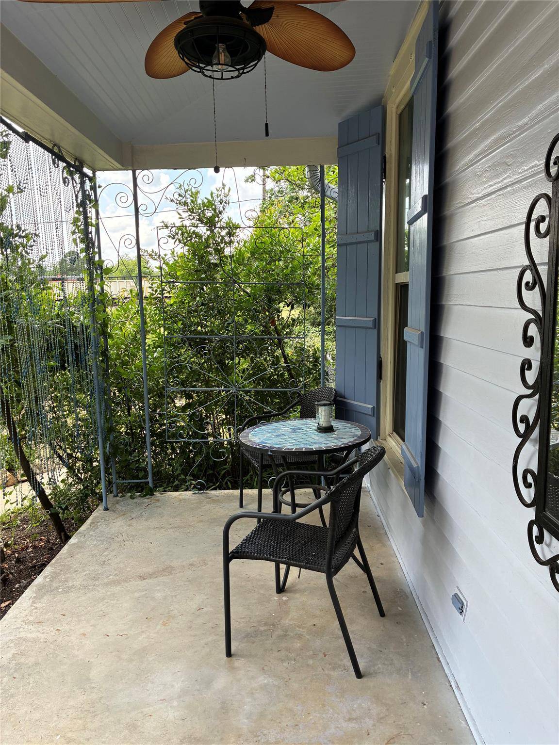 Smithville, TX 78957,101 Short ST