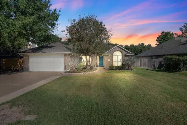 1719 Starling DR, College Station, TX 77845