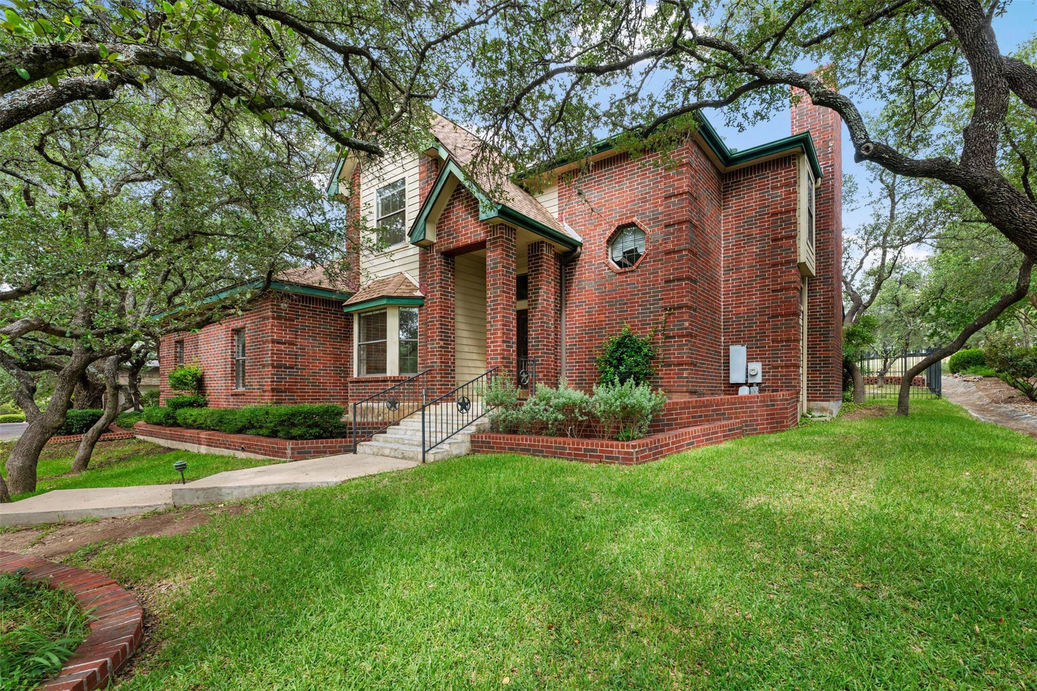 Lakeway, TX 78734,125 Long Wood Ave