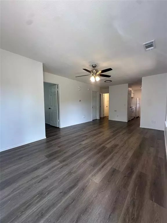 Elgin, TX 78621,509 Central Ave #A