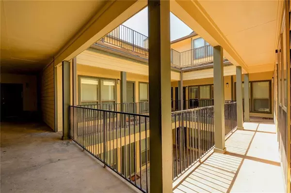 Austin, TX 78705,914 W 26th ST #206