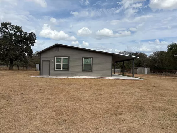 120 Boxwood LN, Bastrop, TX 78602