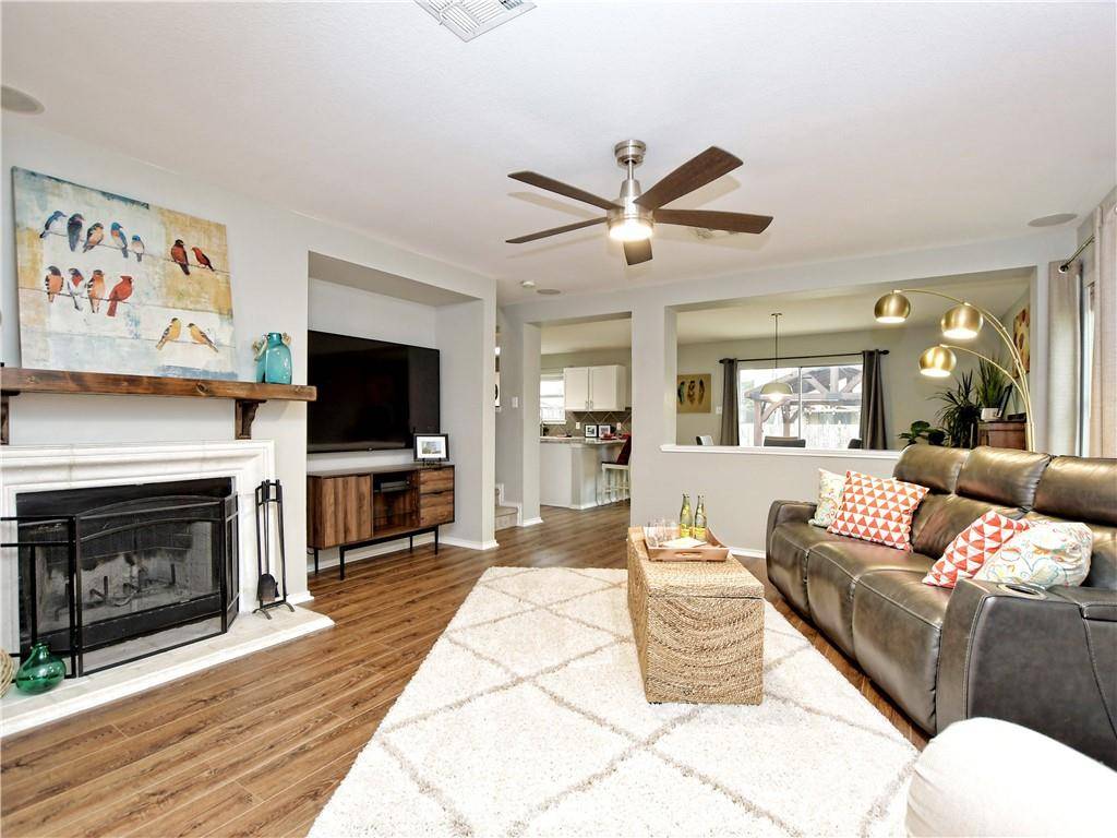 2208 Mccombs ST, Georgetown, TX 78626