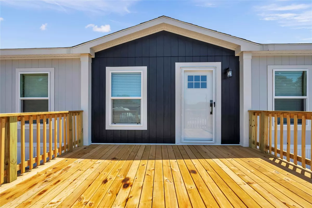 Kingsland, TX 78639,162 Julie LN
