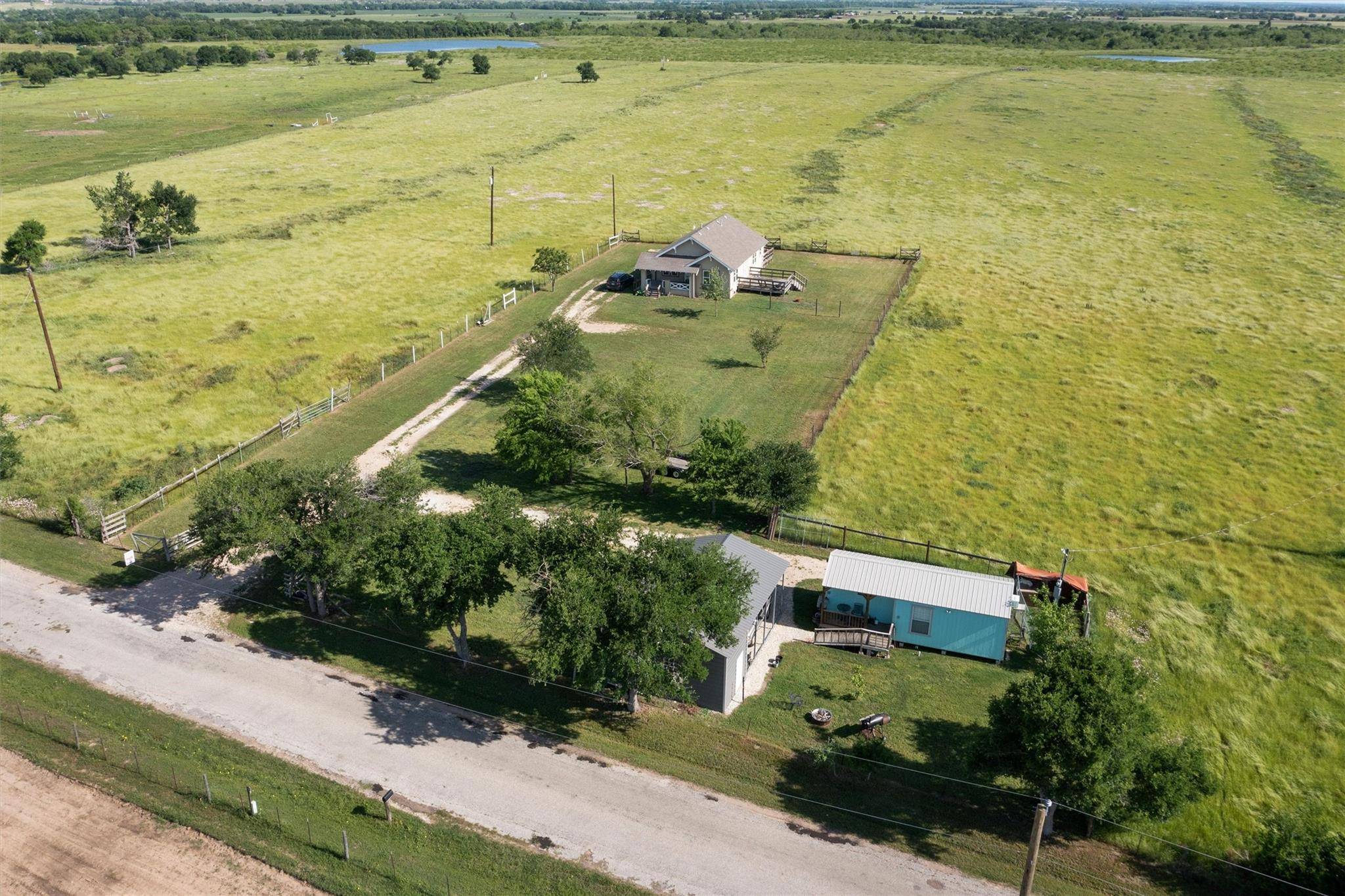 459 County Road 450, Thorndale, TX 76577