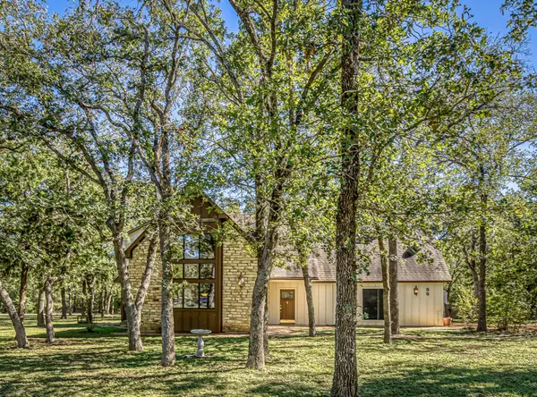 55 Oak Creek TRL, Thrall, TX 76578