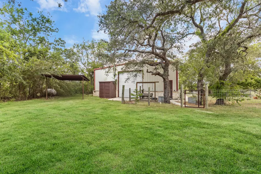 218 Alexandra LN, Dale, TX 78616