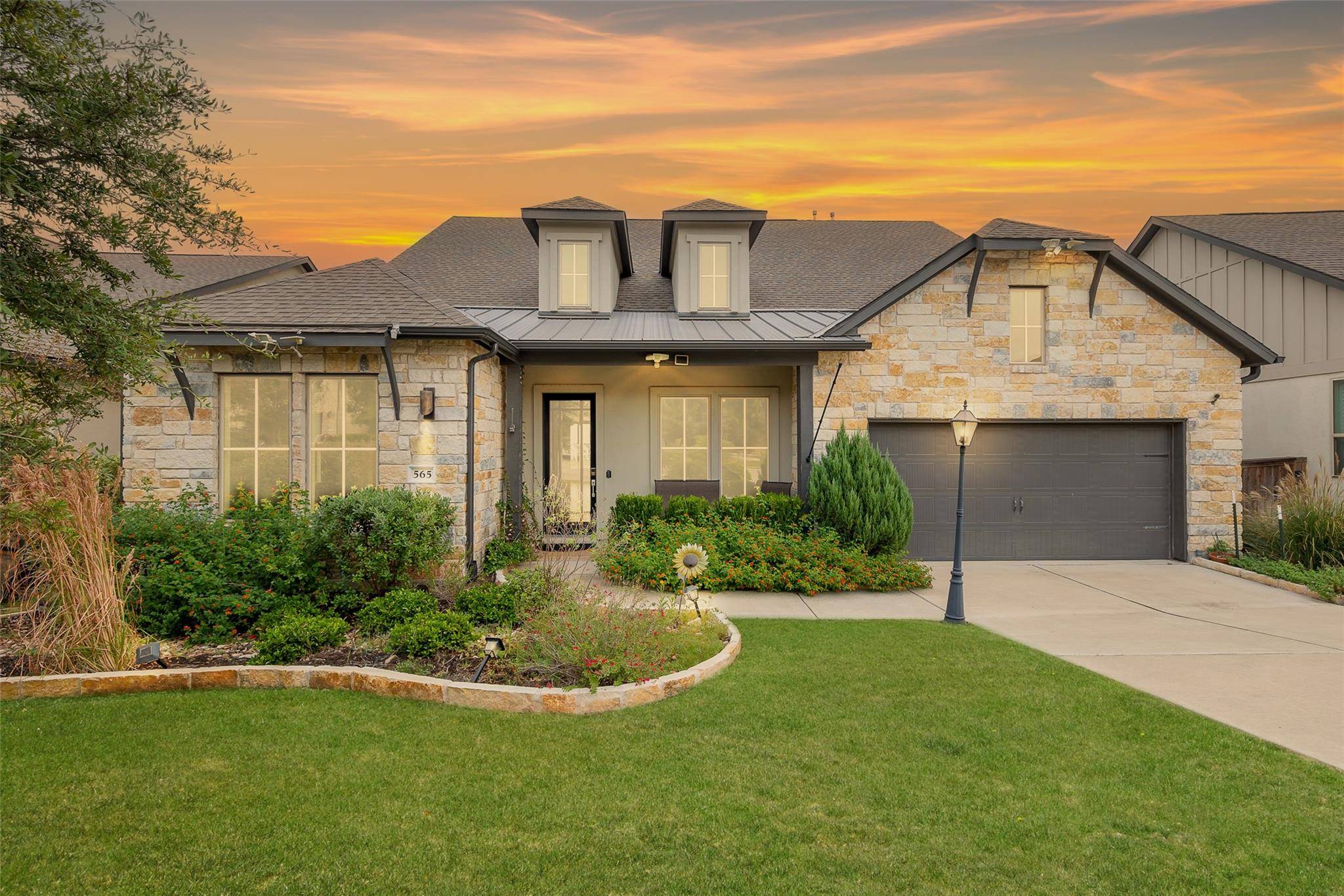 565 Dayridge DR,  Dripping Springs,  TX 78620