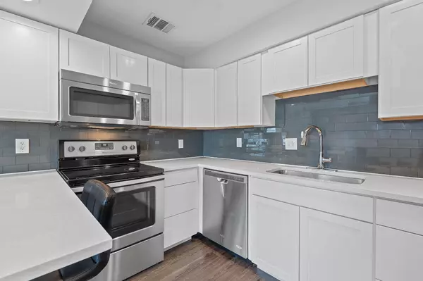 Austin, TX 78752,935 La Posada DR #254