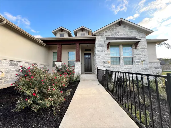 Cedar Creek, TX 78612,320 Raptor Beak WAY