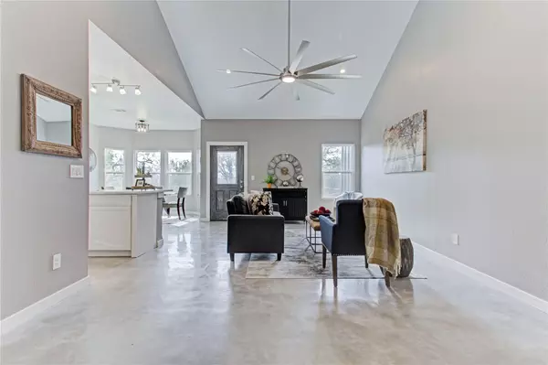 Spicewood, TX 78669,505 Chantilly LN