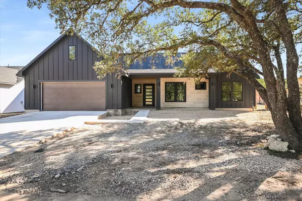 Wimberley, TX 78676,52 WAR BONNET