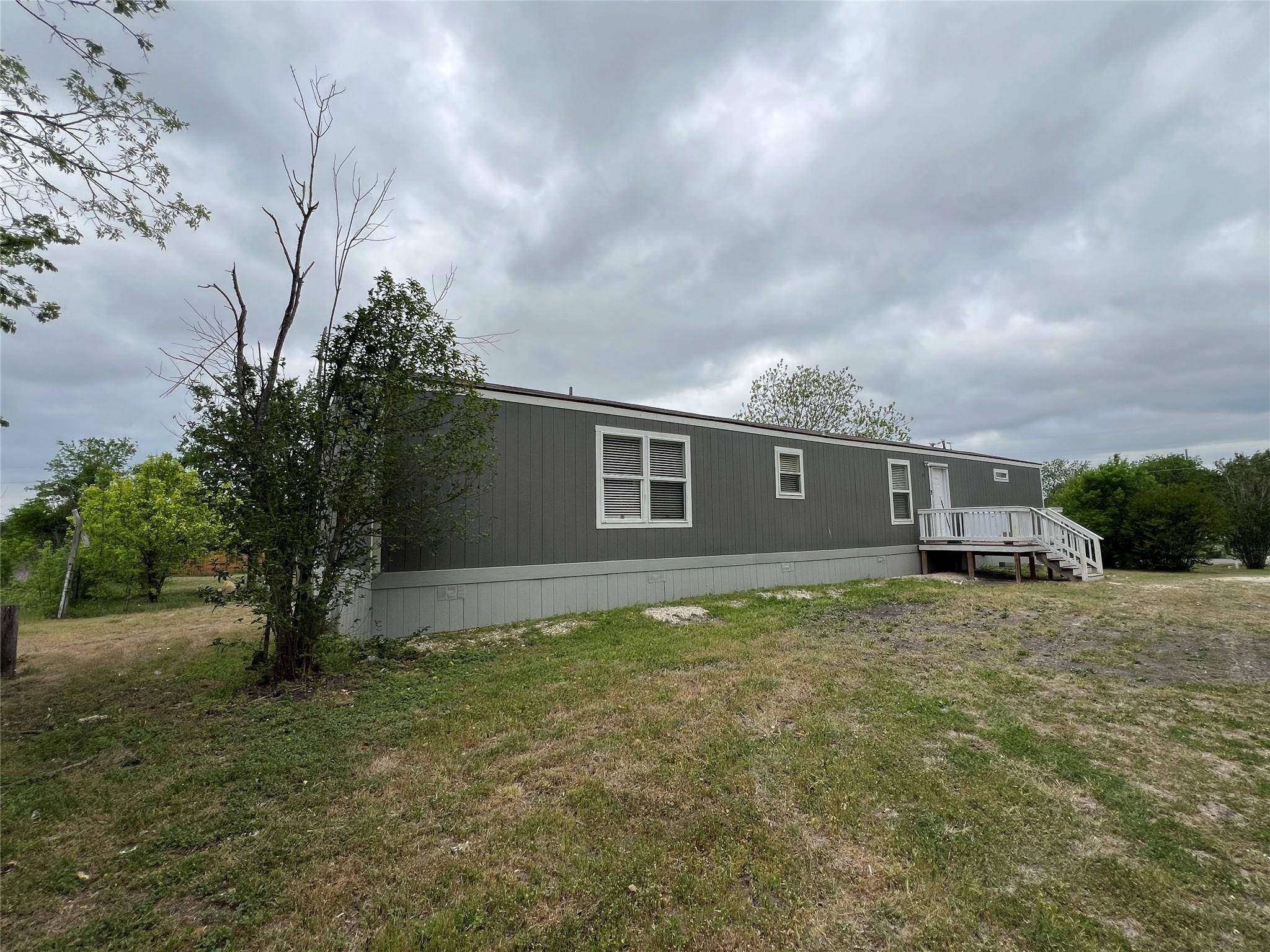 137 2nd Ave, Taylor, TX 76574