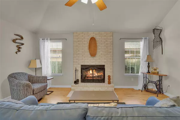 San Marcos, TX 78666,108 Dolly ST