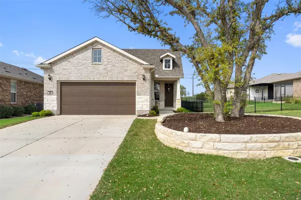902 Saratoga LN, Georgetown, TX 78633