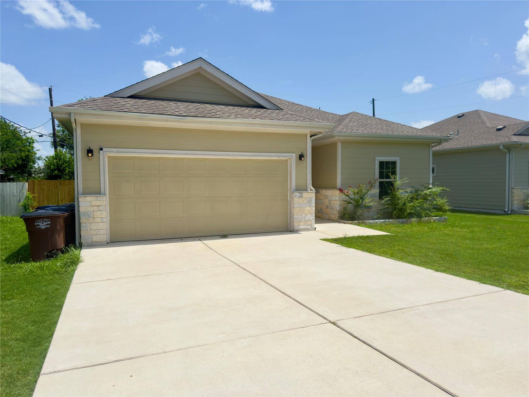 Lockhart, TX 78644,1520 Hunters RD