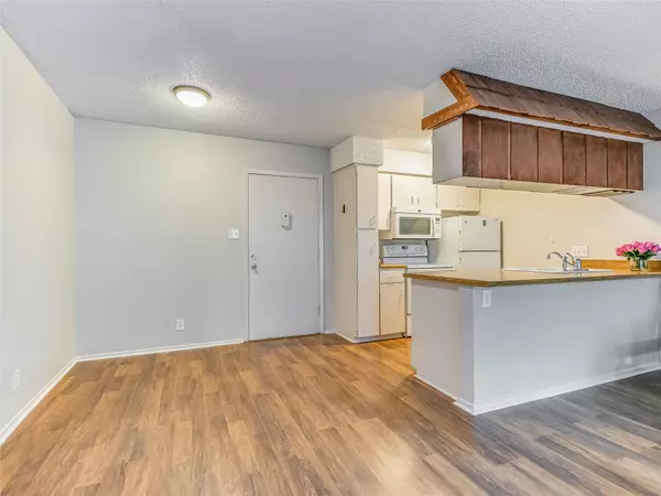 Austin, TX 78705,910 Duncan LN #31