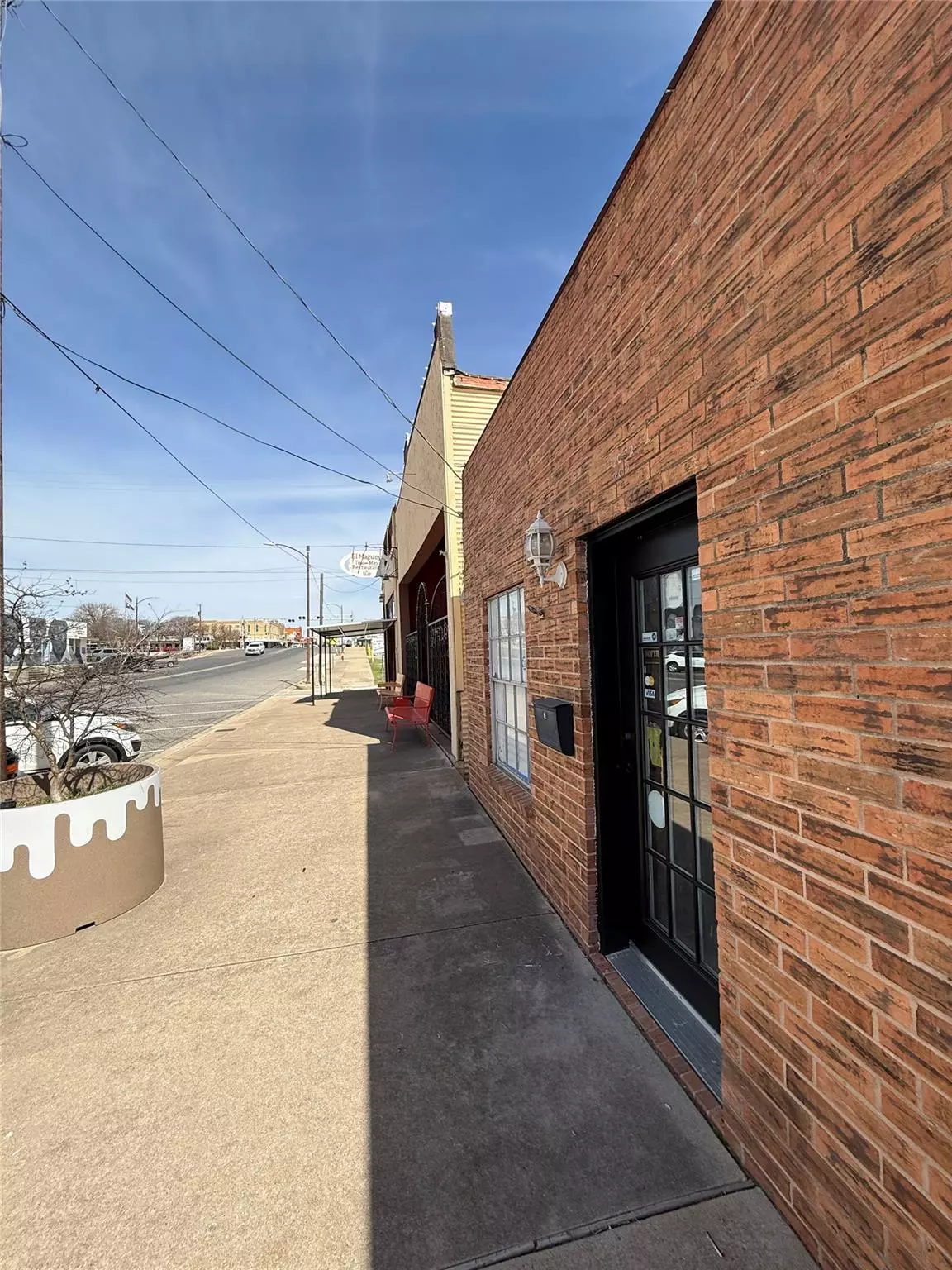 Elgin, TX 78621,117 S Main ST