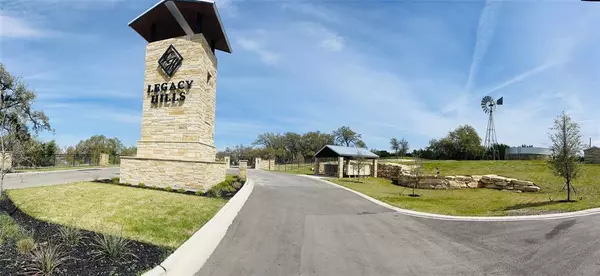 Johnson City, TX 78636,413 E Flying Owl DR