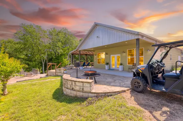 Kingsbury, TX 78638,326 Red Bird LN