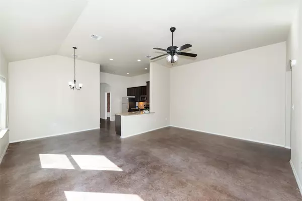 Buda, TX 78610,245 Joanne LOOP #B