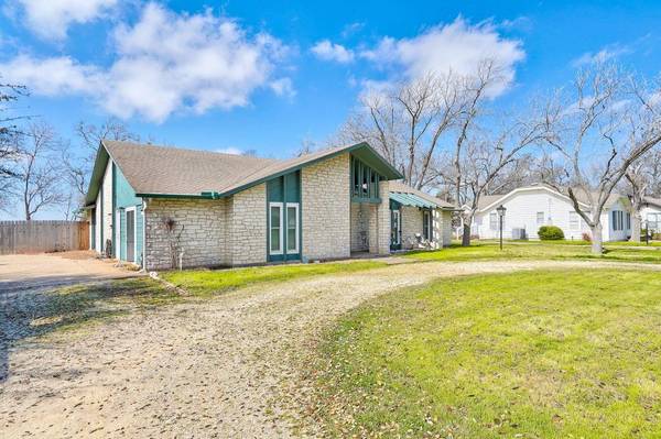 504 S Willis ST,  Granger,  TX 76530