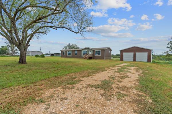 41 Private Road 3492, Gonzales, TX 78629