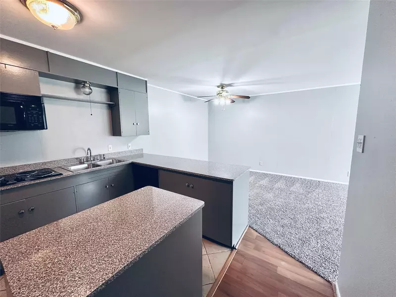 601 W 11th ST #127, Austin, TX 78701