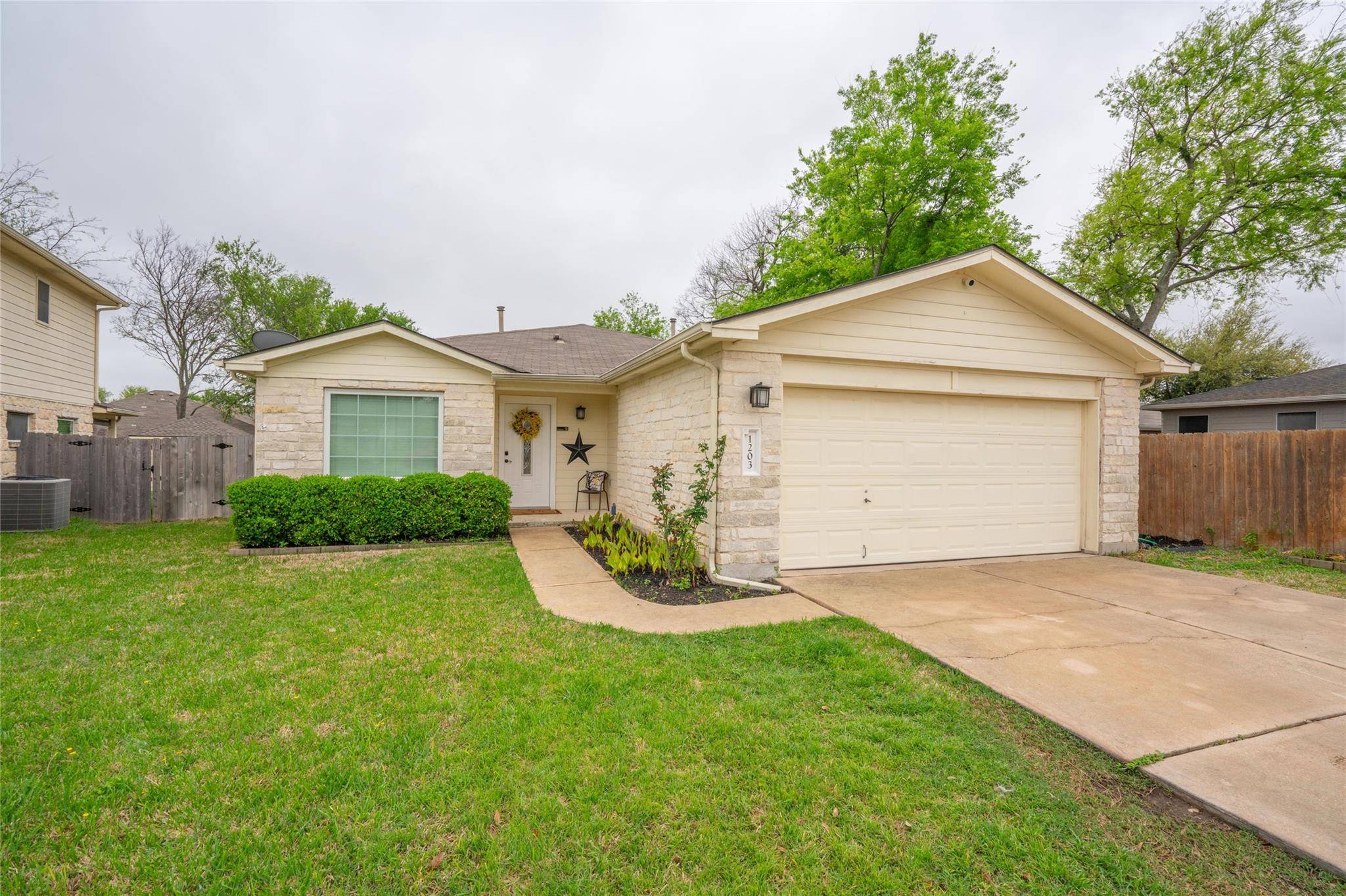 1203 Dayton DR, Round Rock, TX 78665